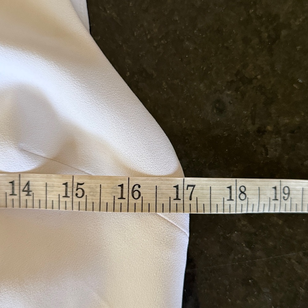 Alice + Olivia Classics White Sleeveless Shift with 3-D Flower Trim Size 6 - Picture 10 of 16